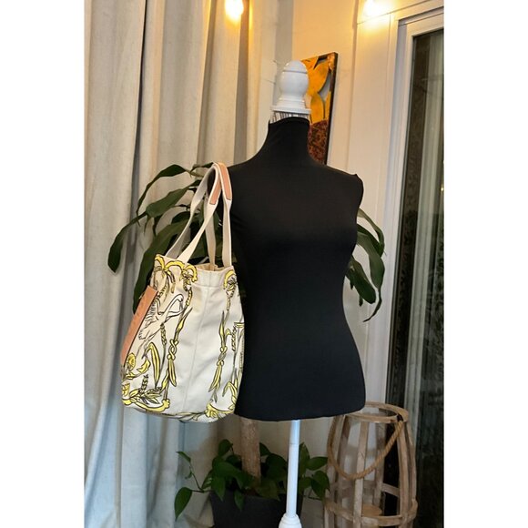 AUTHENTIC TORY BURCH PRINTED NYLON CARRYALL TOTE - Picture 12 of 13